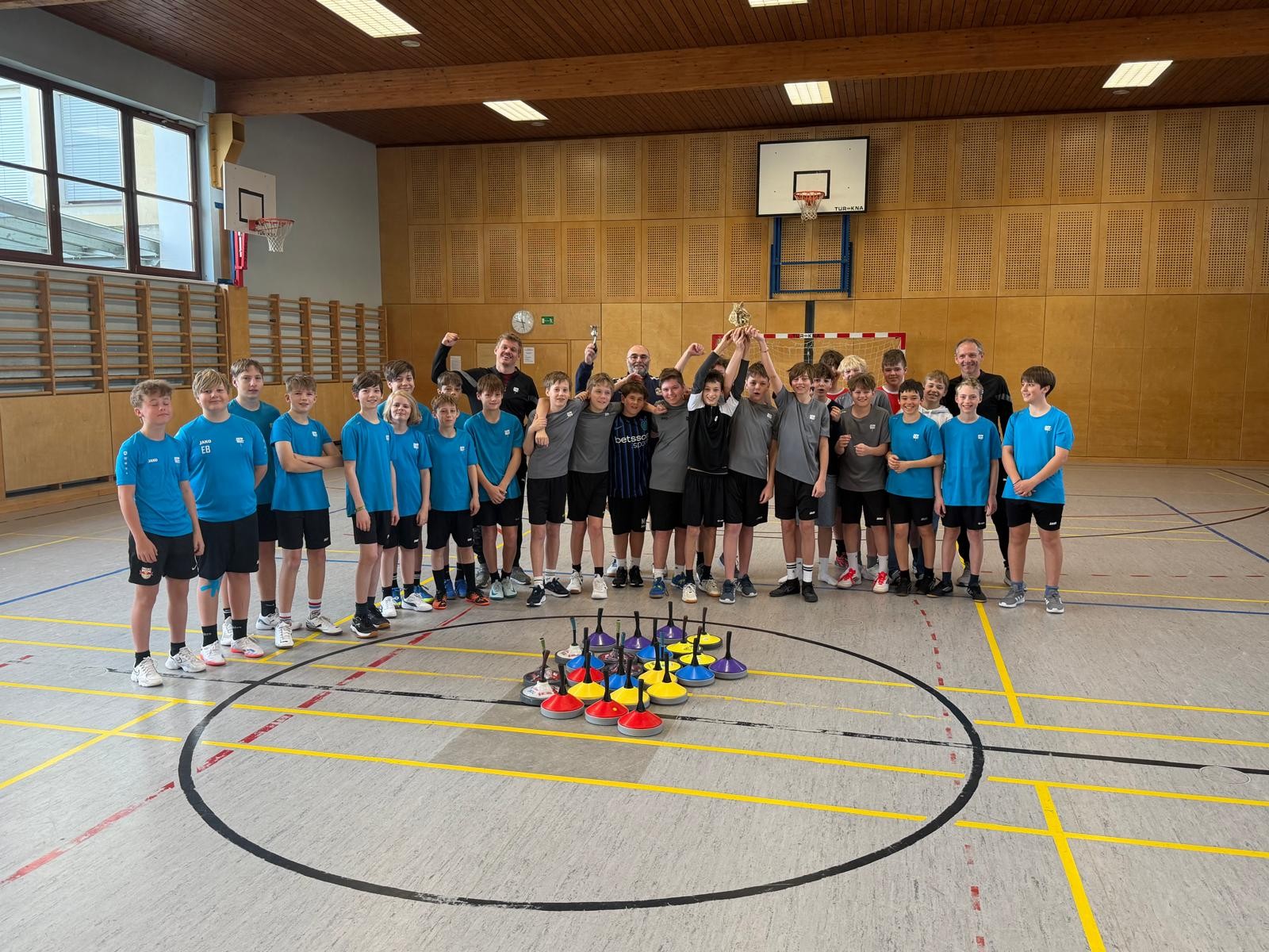 ELV Salzburg besucht Schulen